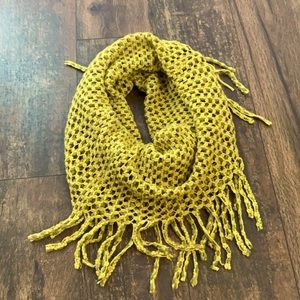 Women’s tube scarf